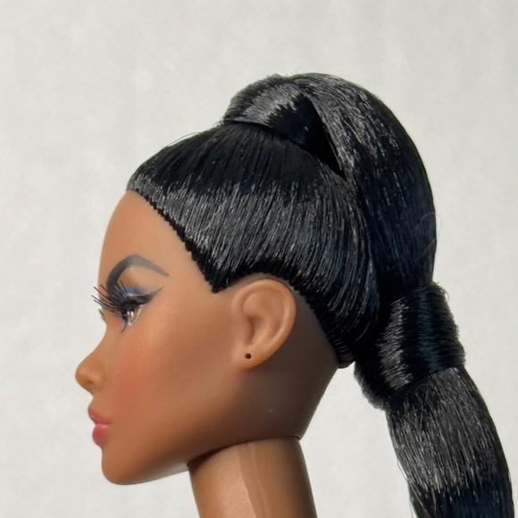 Integrity Toys Poppy Parker Bird of Prey 2024 Stilettos Out Convention Nude Doll - Picture 5 of 10